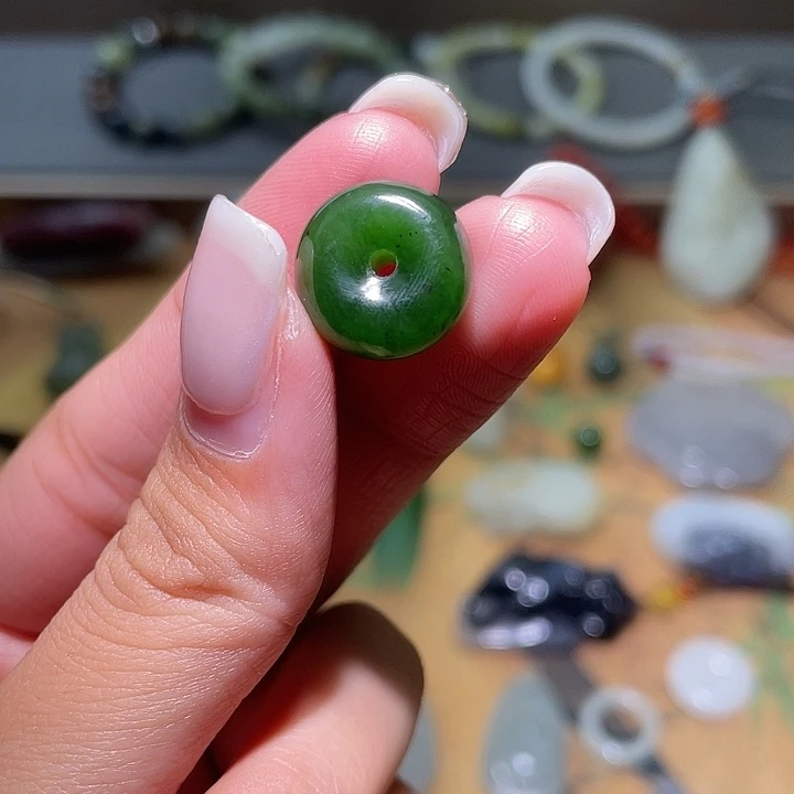 苏***@和田玉未镶嵌颈饰