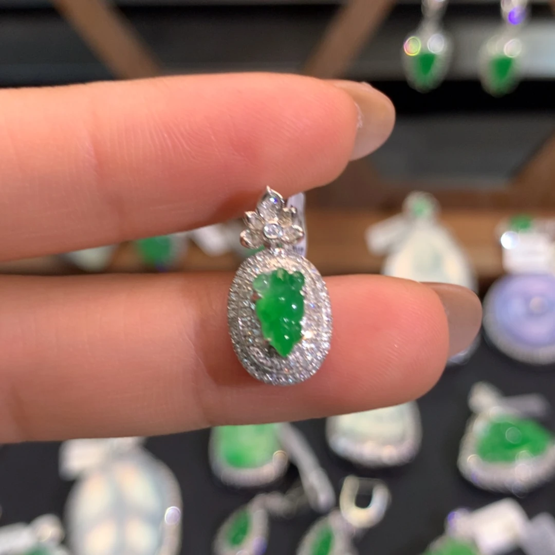 【闪购商品】翡翠吊坠(不含链)18K金镶嵌