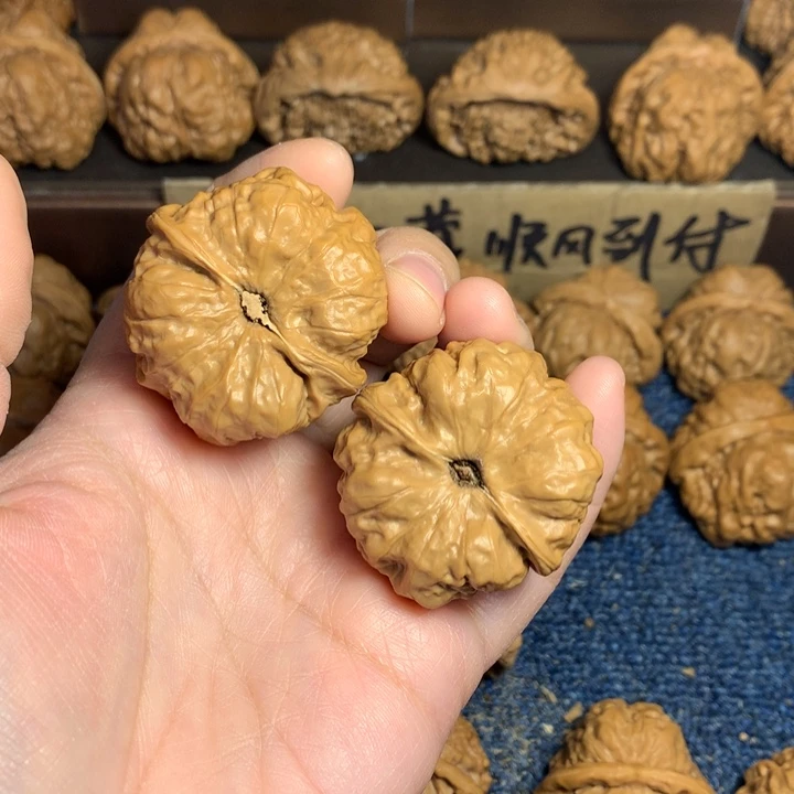 桃核吊坠俩*鱼蛤蟆核桃