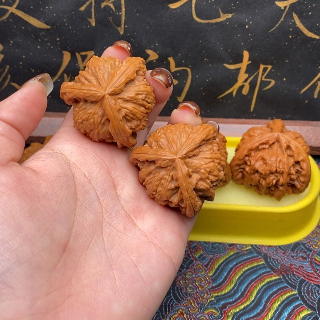 吊坠文玩核桃全****族