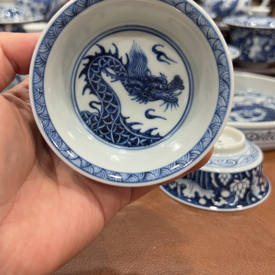 手绘青花双龙纹金陵盏