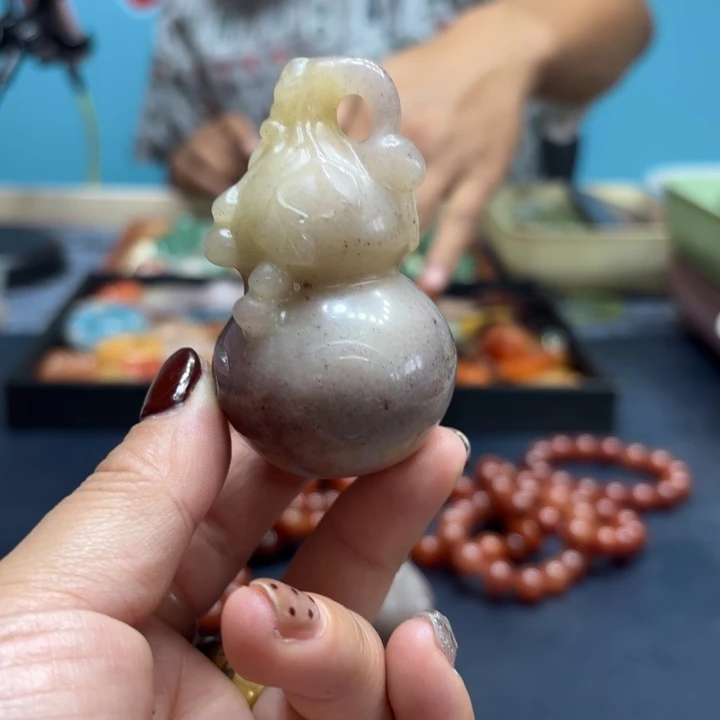 石英岩玉合金颈饰