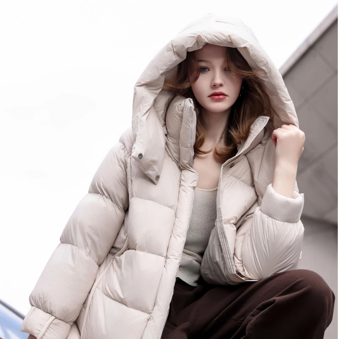 冬日来信 泡芙90白鹅绒388g女长款连帽加厚保暖羽绒服16F608