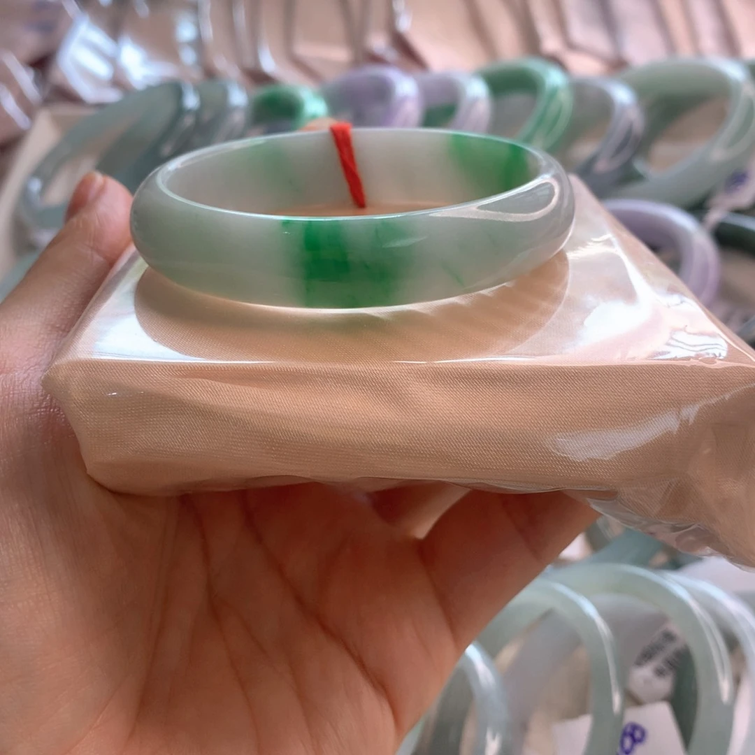 翡翠手镯未镶嵌贵妃带色53.5