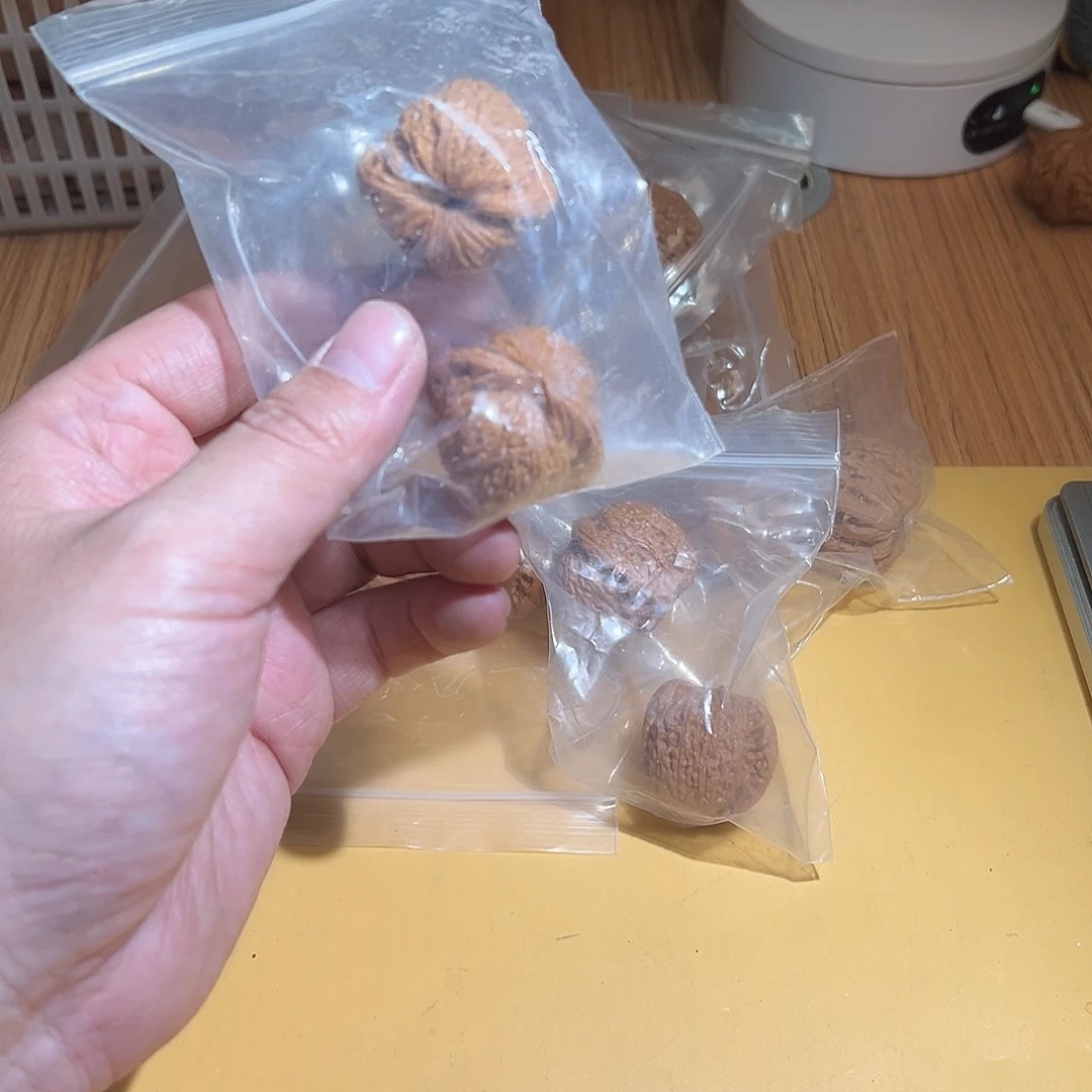 文玩核桃把件泥鳅背