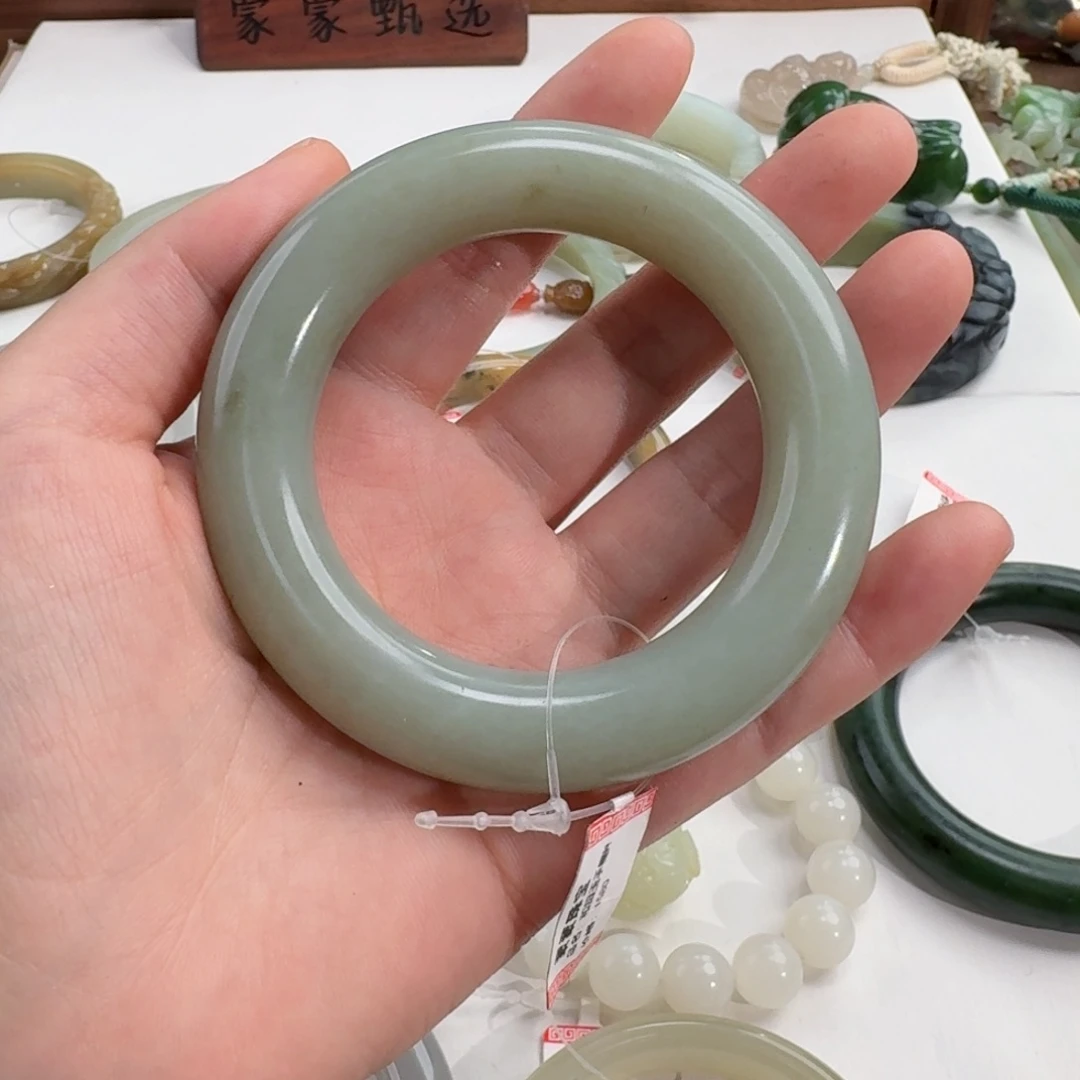 小***糖颈饰未镶嵌和田玉55