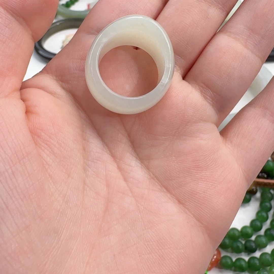 和田玉未镶嵌颈饰18