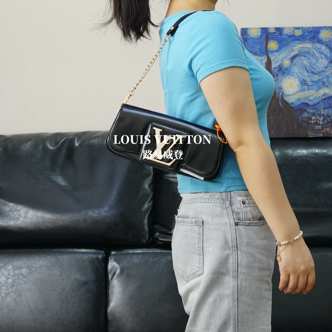 95新 LouisVuitton/路易威登 LV/黑色链条单肩包/KH02524015/4015