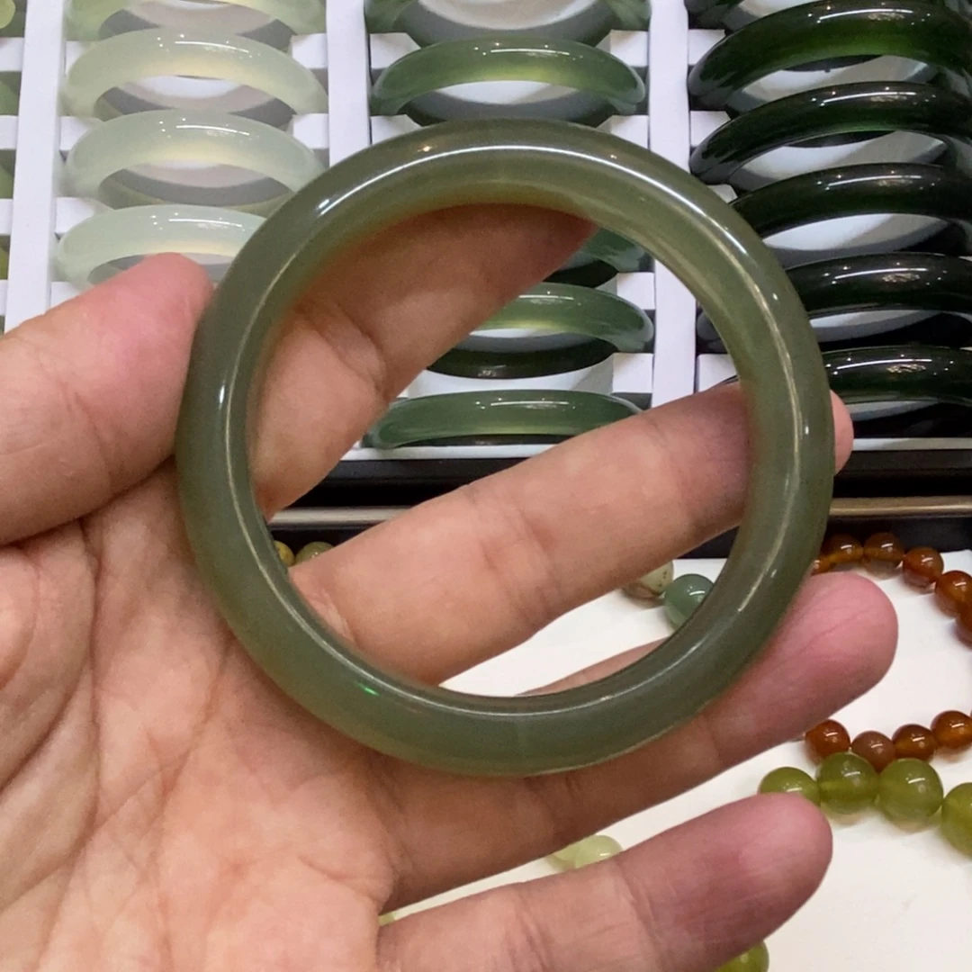 蛇纹石玉未镶嵌手镯59