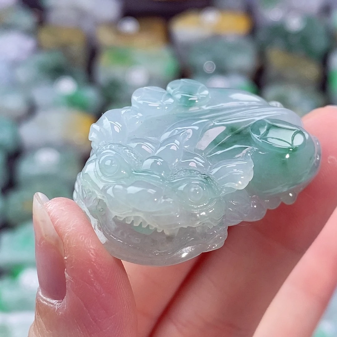 颈饰未镶嵌翡翠天然