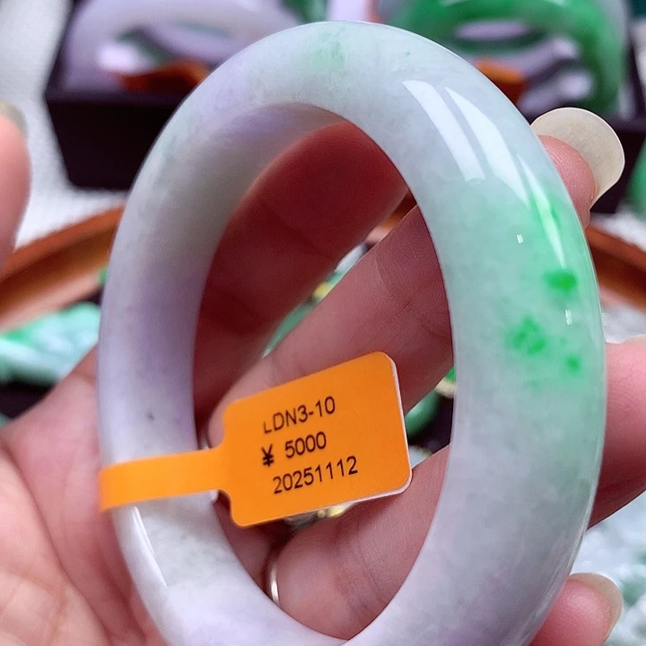 翡翠未镶嵌手镯翡翠