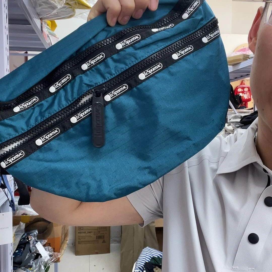 PU化妆包等各种产品和