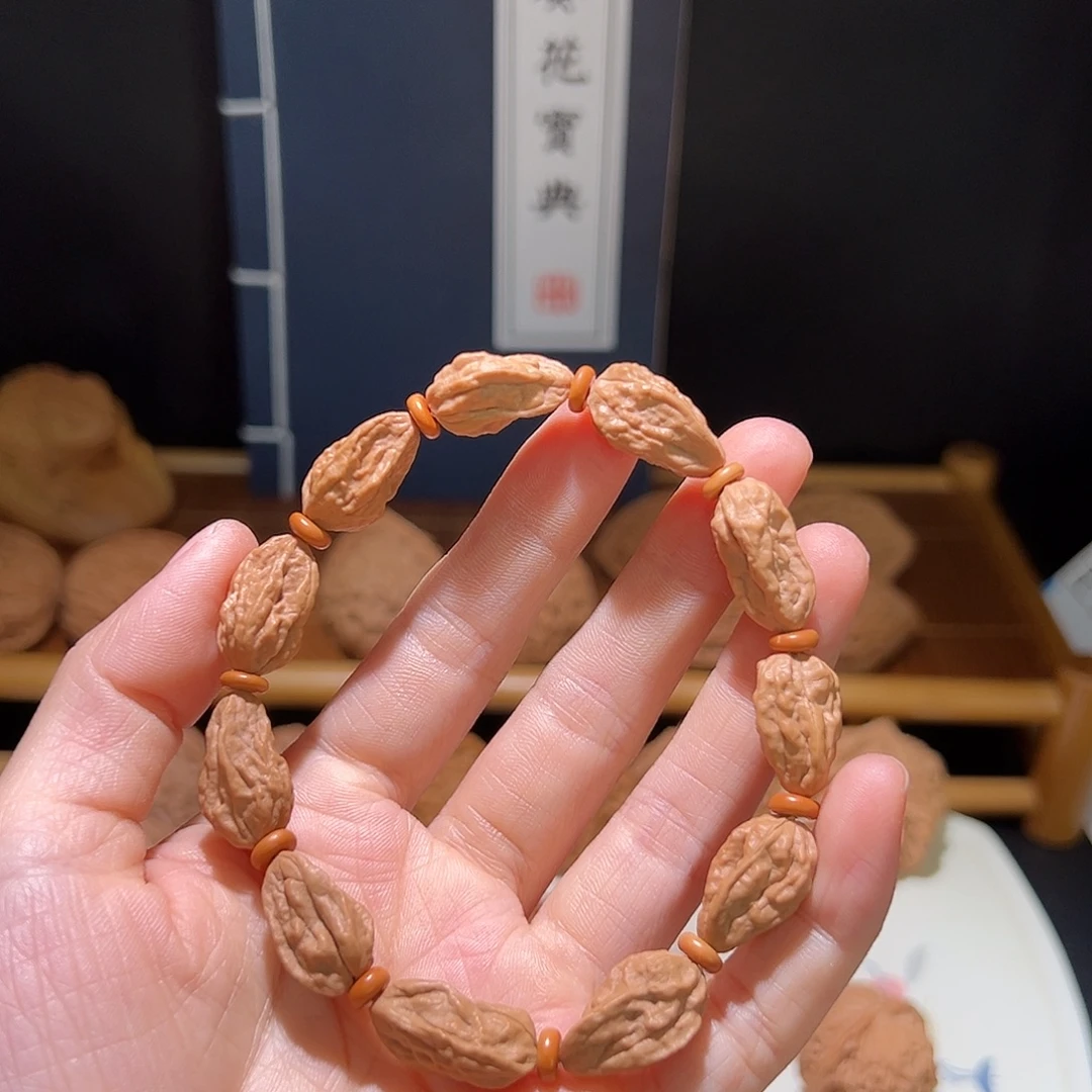 冰***。把件文玩核桃铁豆异型