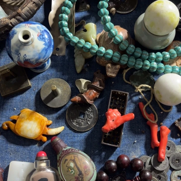 用***着大叶紫檀（黑酸枝木类）