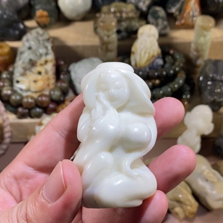 透闪石质玉未镶嵌挂件