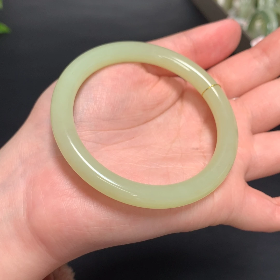 和田玉手镯未镶嵌56