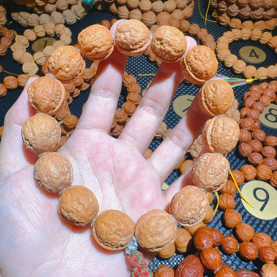 文玩核桃吊坠麒麟官帽