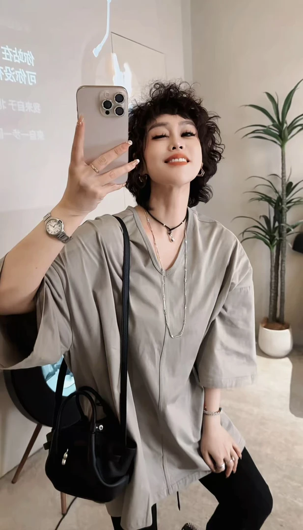 2025新款JVM定制19520时尚百搭V领半袖T恤2/15