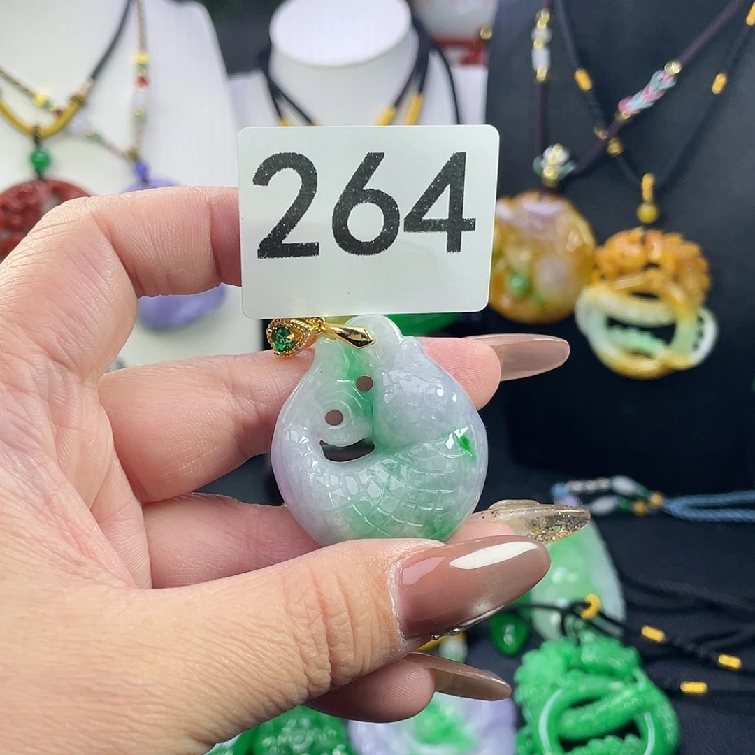 翡翠未镶嵌吊坠(赠链)