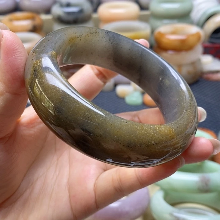 石英岩玉手镯未镶嵌