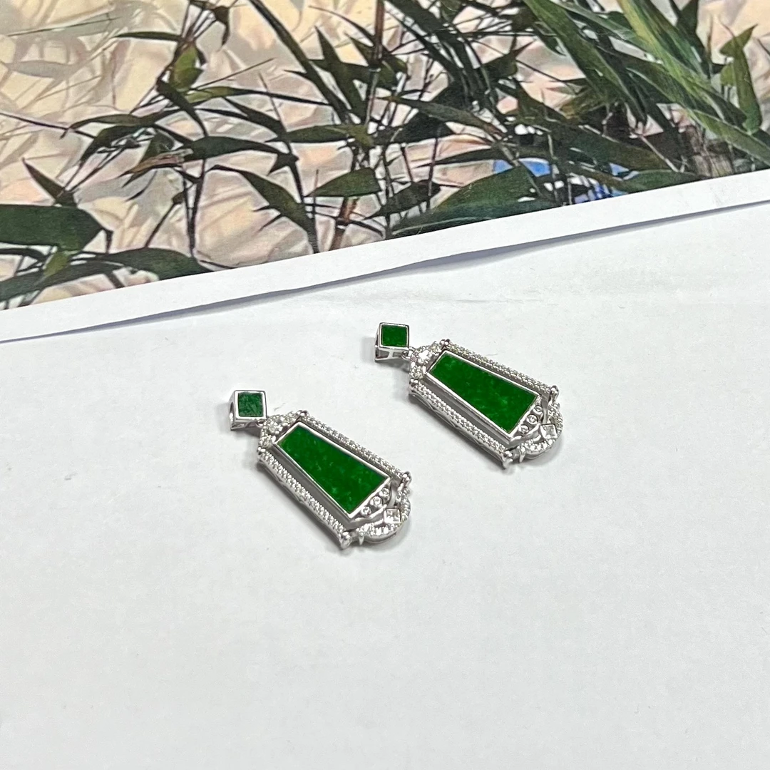 【小宝珠宝】20  T10563-S925银镶嵌翡翠吊坠-多样性发一件-18*7mm