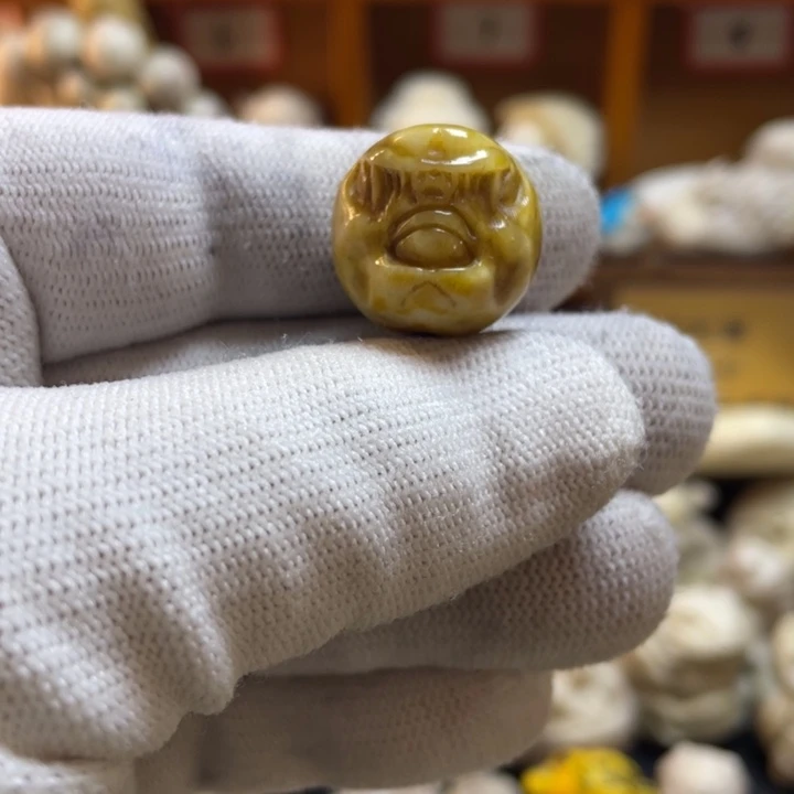 皮质非金属配饰鹿角雕刻独眼乖