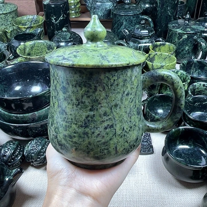 姐***蛇纹石玉未镶嵌天然藏石办公杯