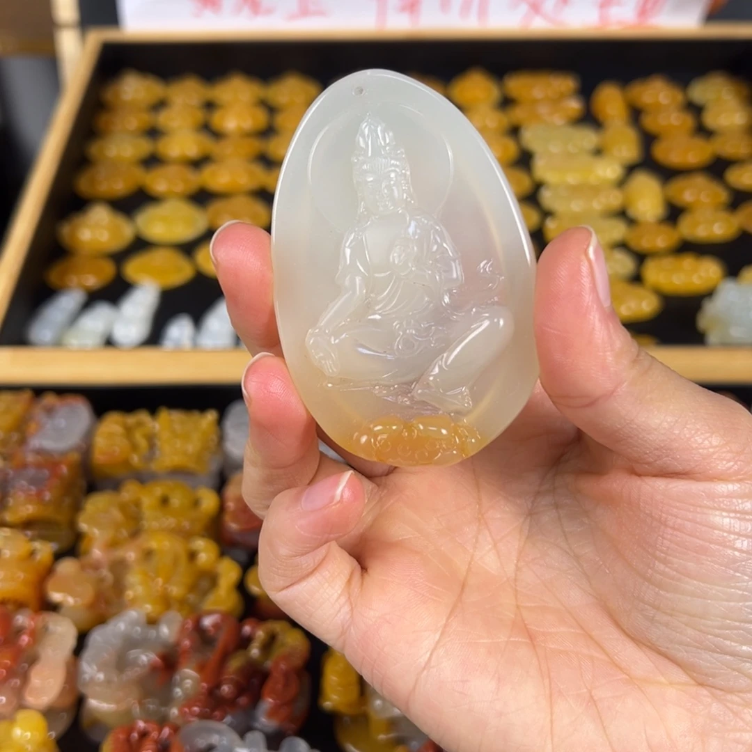 只买单纯的吊坠，没带链子，属的性质。观音吊牌