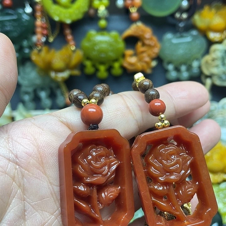 未镶嵌蛇纹石玉颈饰