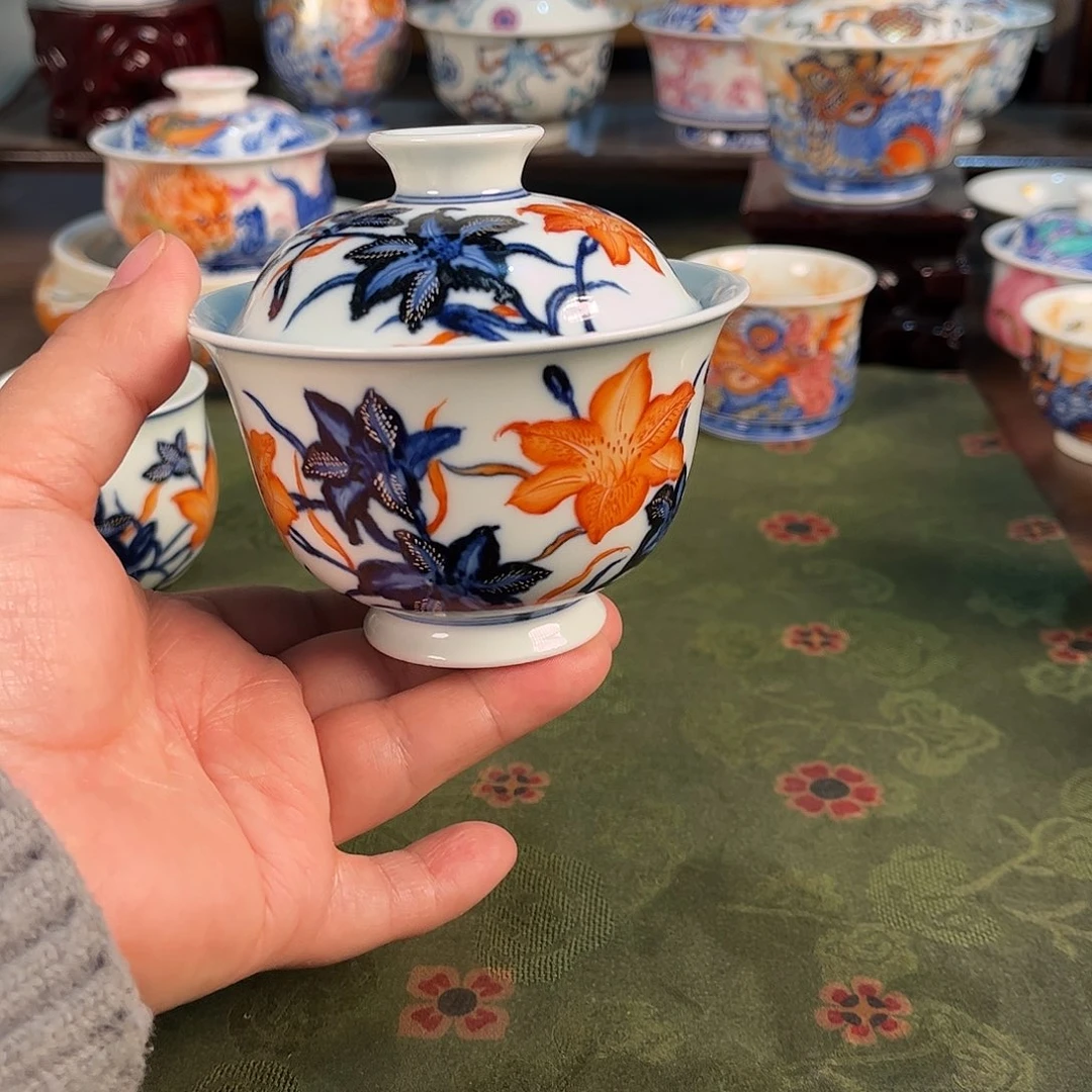 百合斗彩盖碗一一