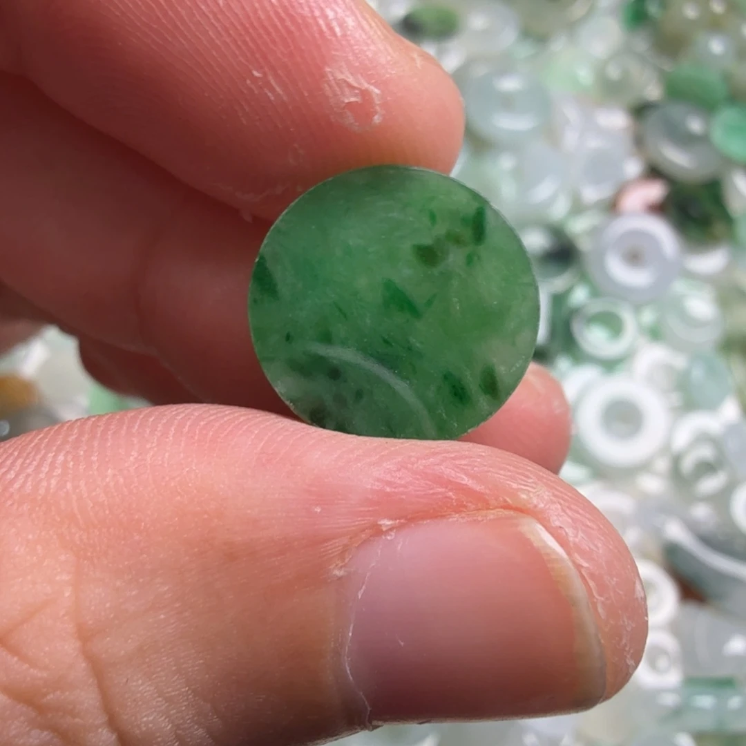 翡翠未镶嵌颈饰54