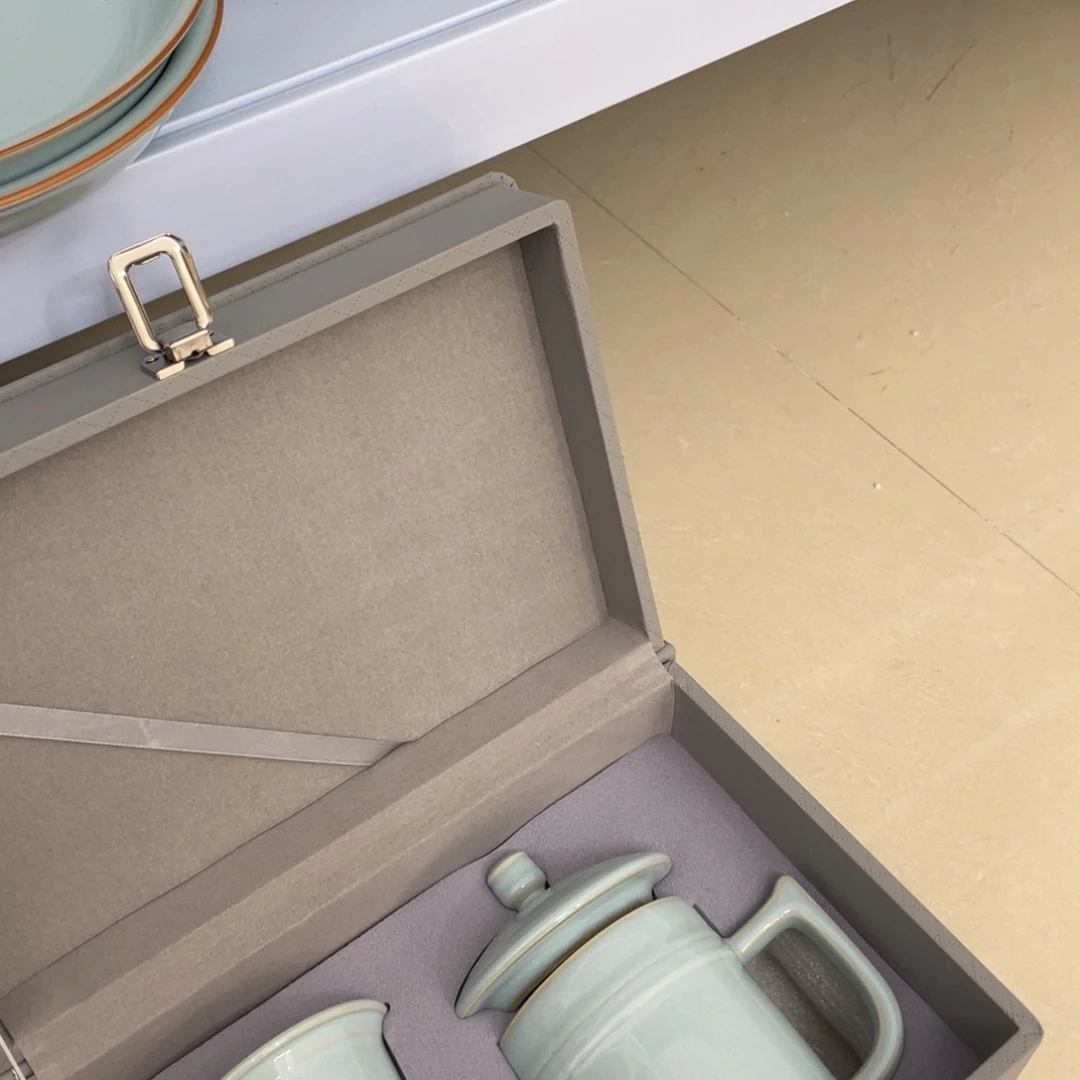 岁****9瑕疵盘2个…………………………m