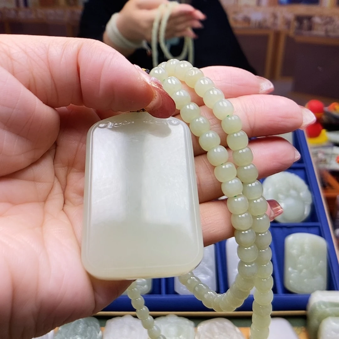 和田玉颈饰未镶嵌.**.