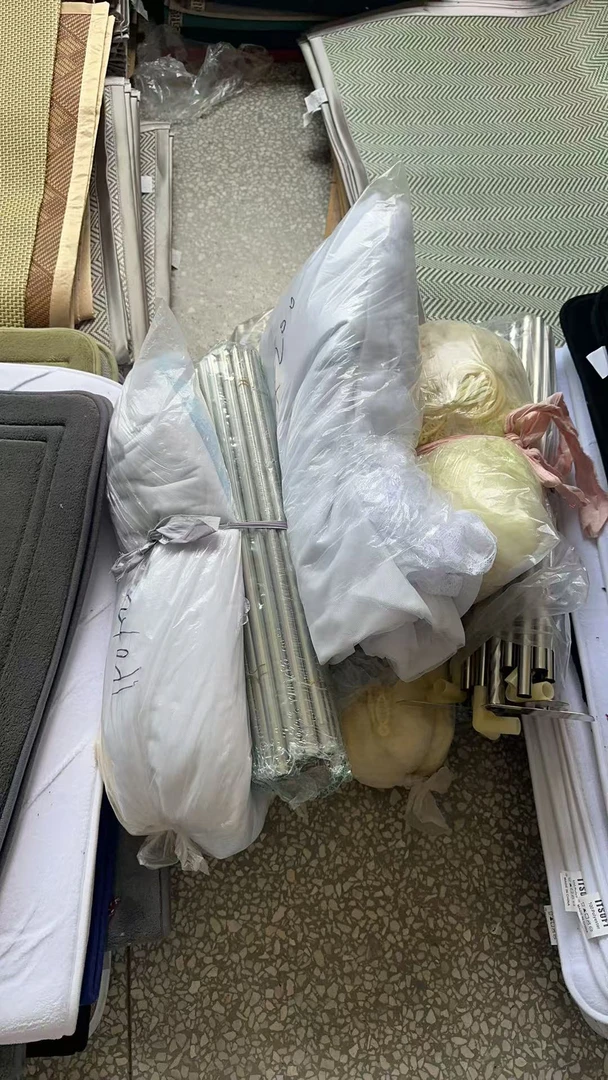 《兵哥外贸》3楼150*200杂款蚊帐 发一个带杆