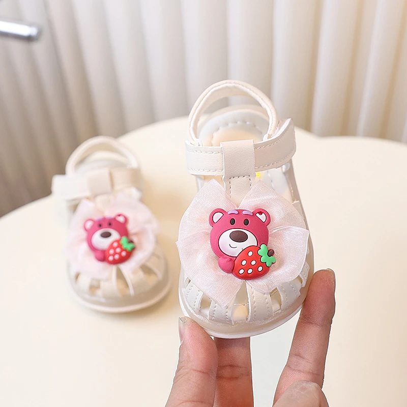 2025夏新款1-2岁3韩版草莓熊公主鞋婴幼儿防踢防滑女童宝宝凉鞋潮
