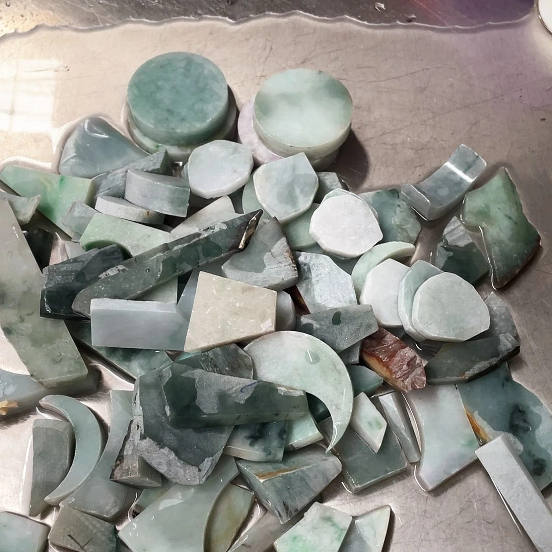 翡翠散珠天**水天然翡翠石