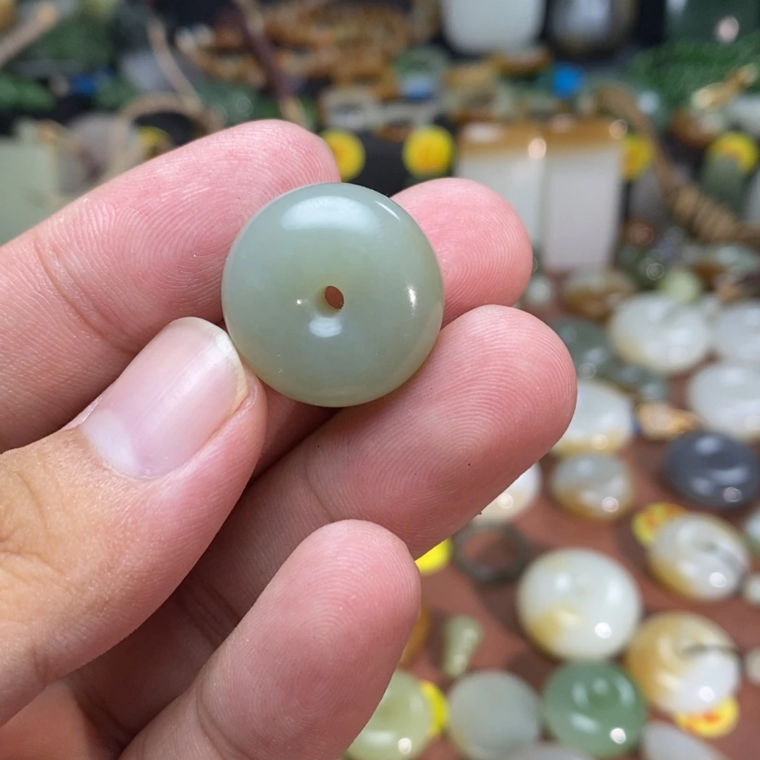 和田玉未镶嵌吊坠(不含链)