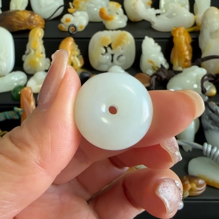 和田玉颈饰未镶嵌