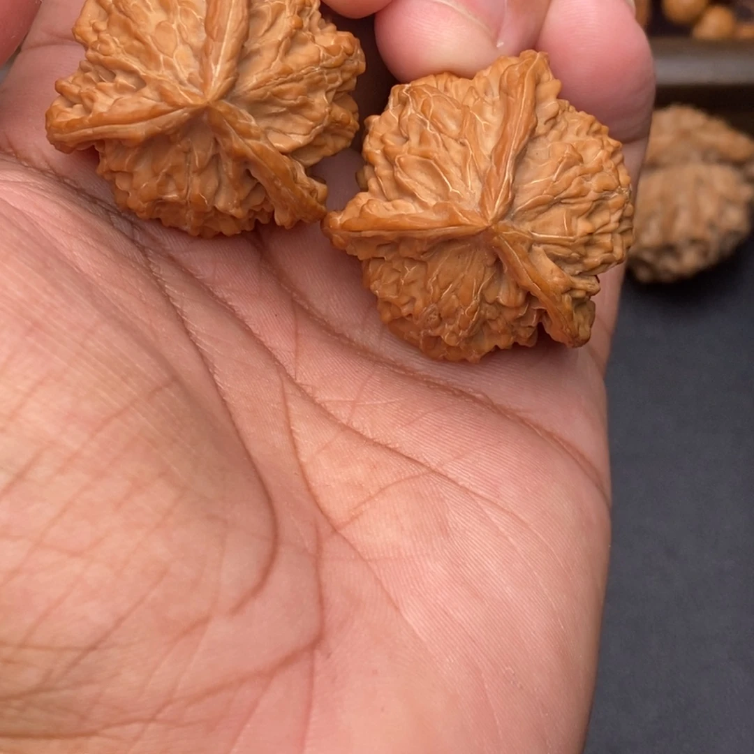 文玩核桃吊坠37尺寸盘山三棱