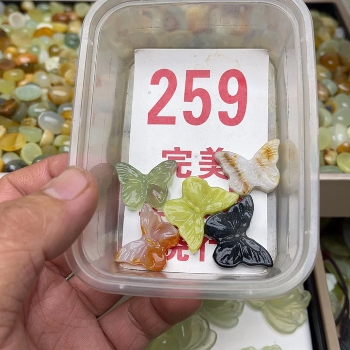 蛇纹石玉未镶嵌恩