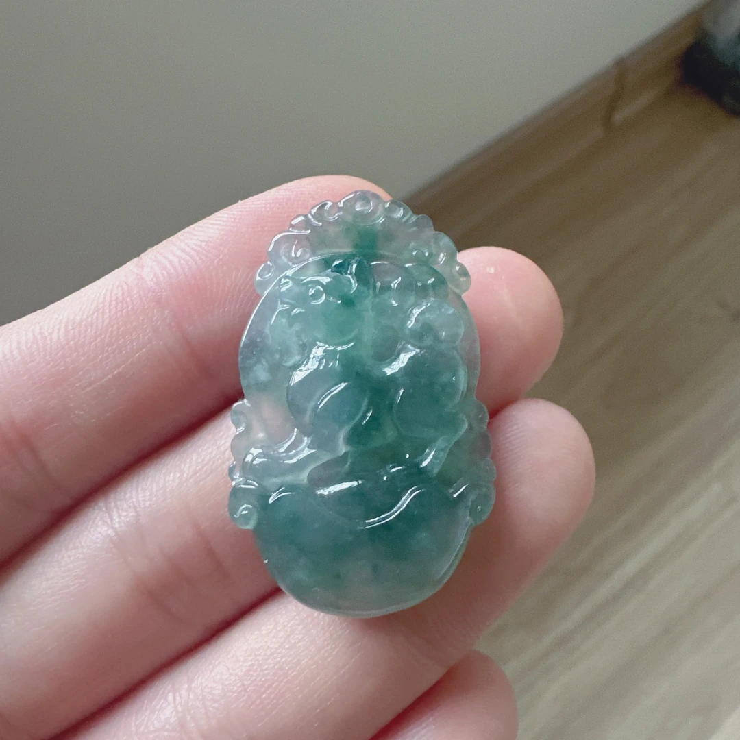 天然缅甸翡翠A货 12生肖冰种飘花狗牌 尺寸35.2*21.9*5.6
