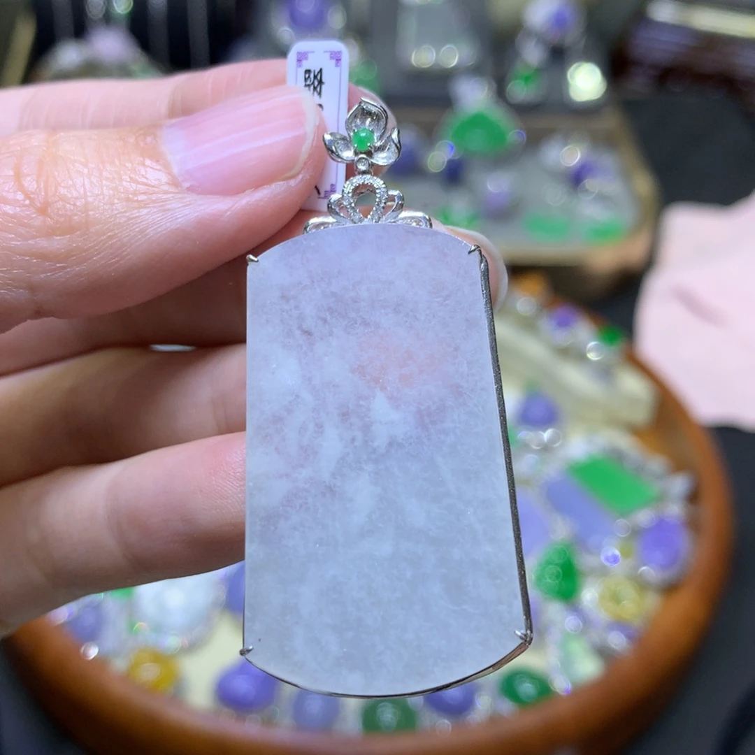 翡翠颈饰18K金镶嵌翡翠吊坠项链