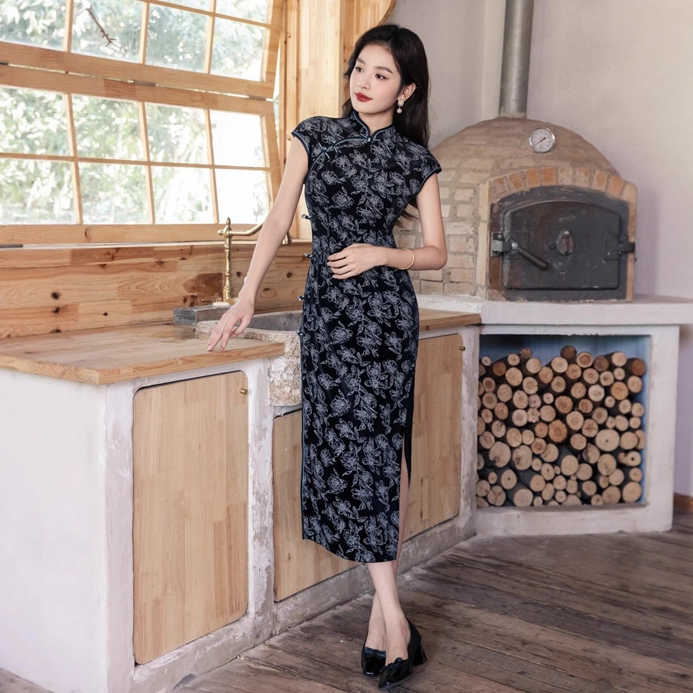 黑色新中式长款改良旗袍2025秋款年轻款女国风复古短袖日常可穿