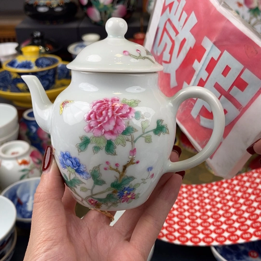 陶瓷艺术家的作品是一种