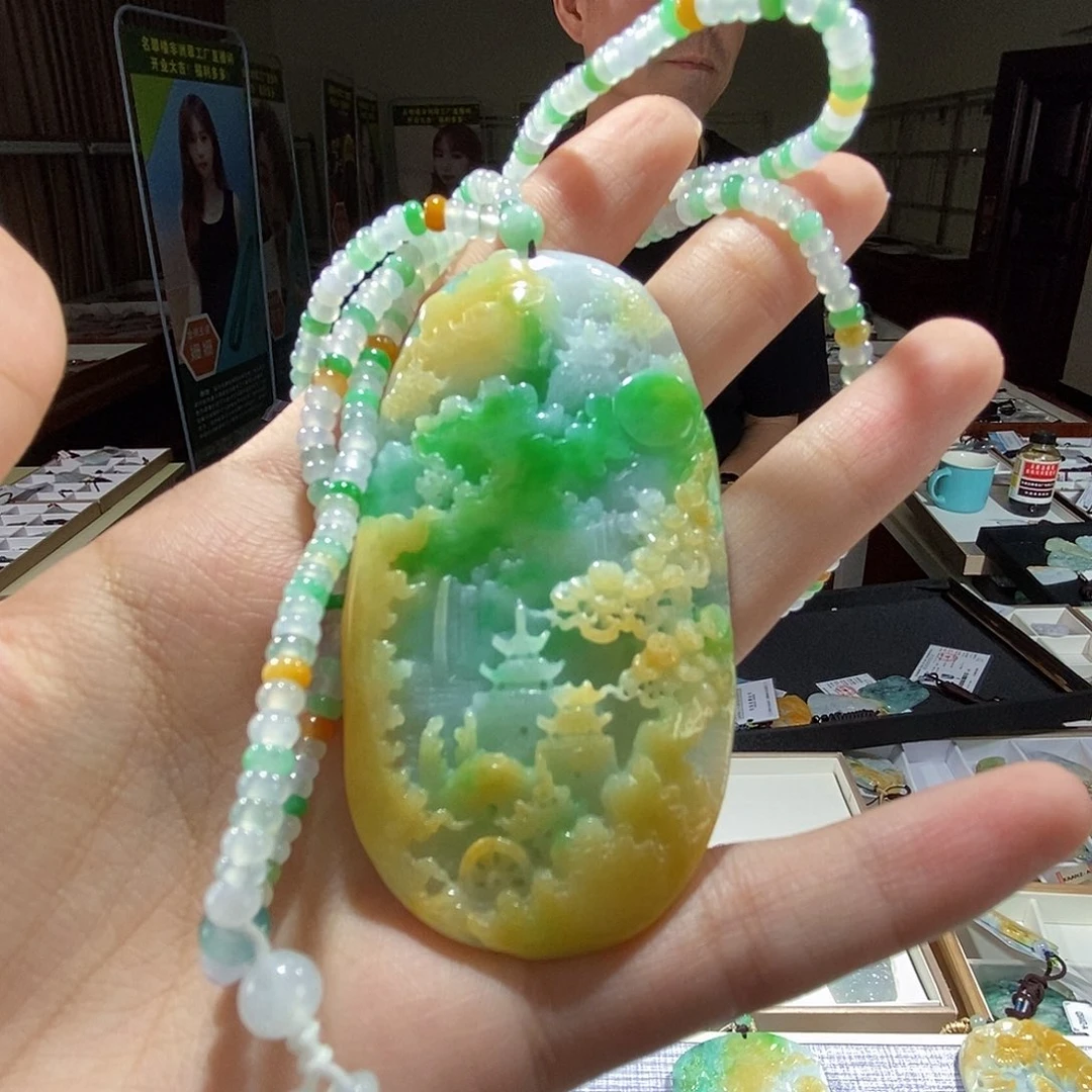 翡翠未镶嵌颈饰翡翠