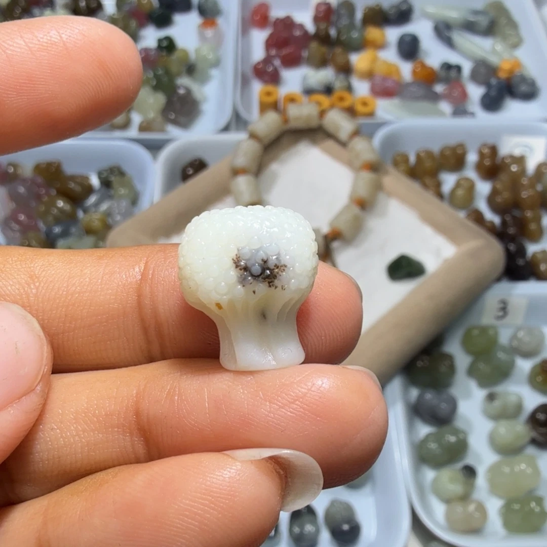 和田玉未镶嵌珠宝奇石
