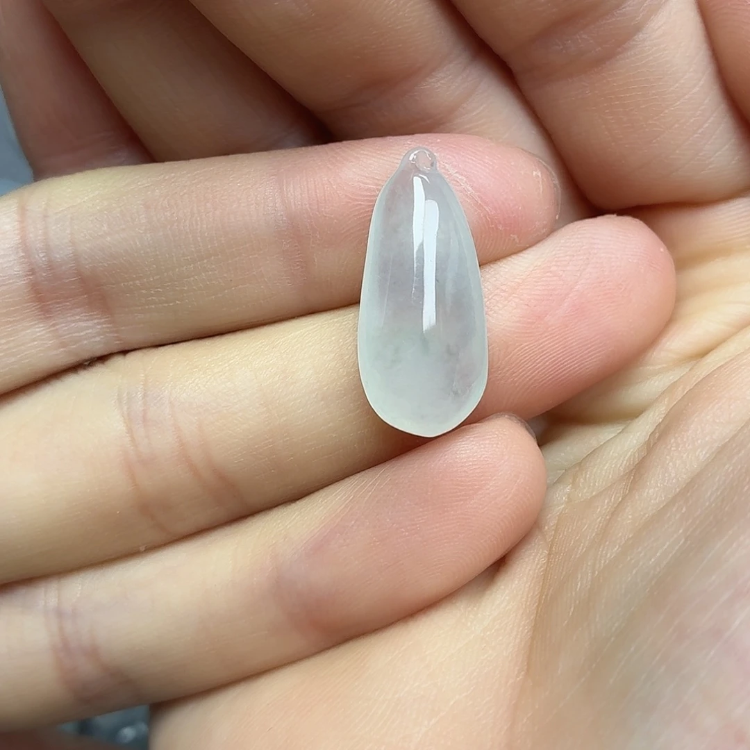 翡翠未镶嵌颈饰冰瓜