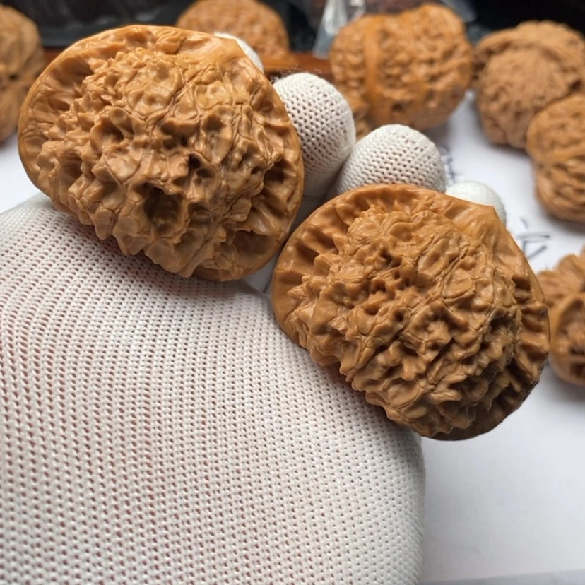 【闪购商品】文玩核桃把件刘****）9官帽