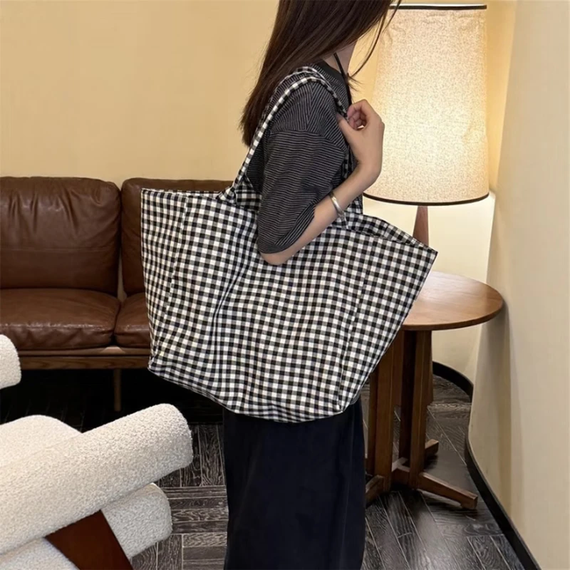 黑白格子大容量通勤帆布包包女款慵懒托特上班专用百搭气质女包