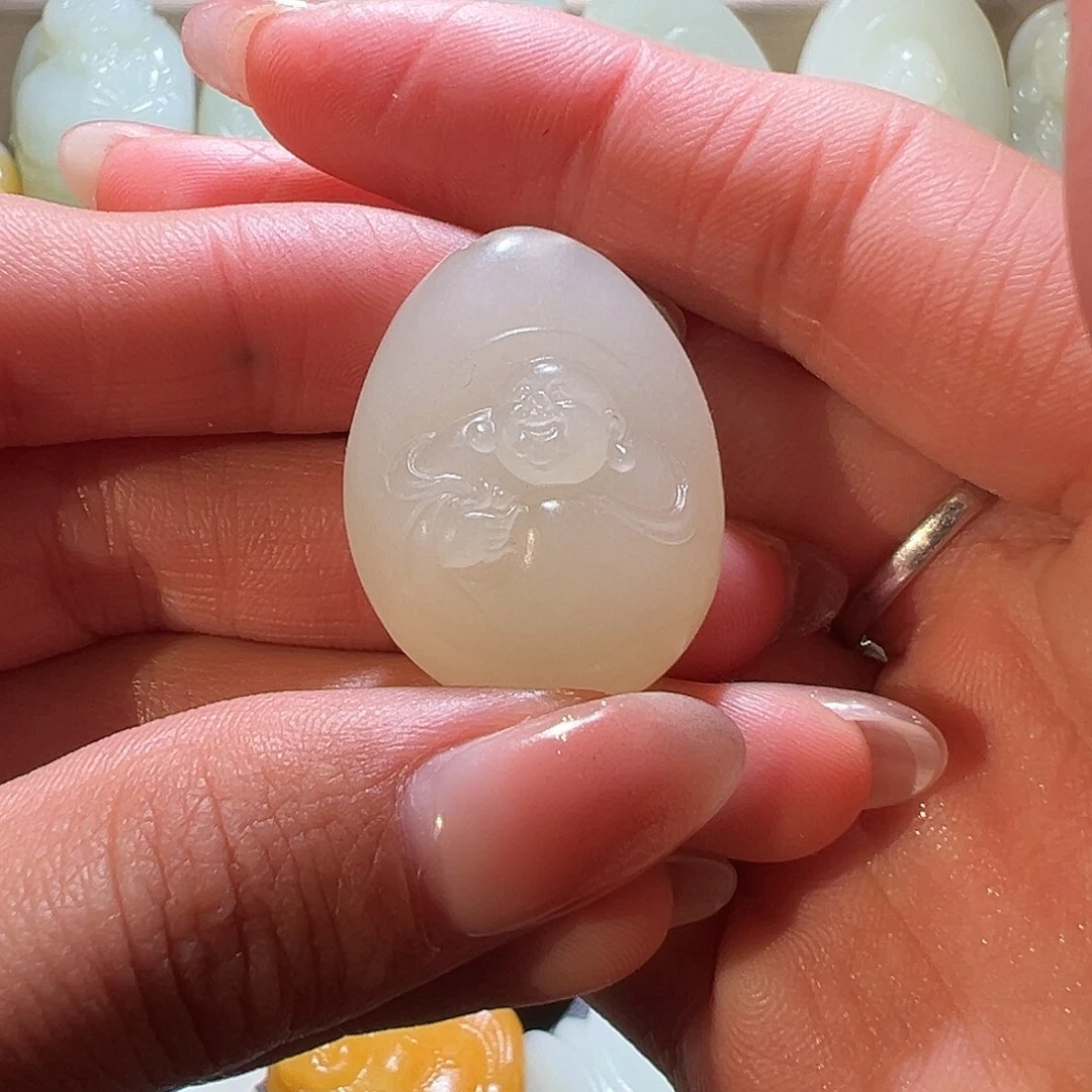 康***装和田玉未镶嵌颈饰